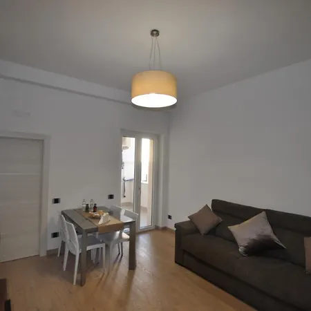 Casa de Férias Le Dimore Della Luna Via Liguria 6